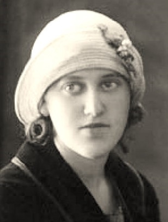 Hildigunnur Halldórsdóttir [1] (1912-92) | Glatkistan